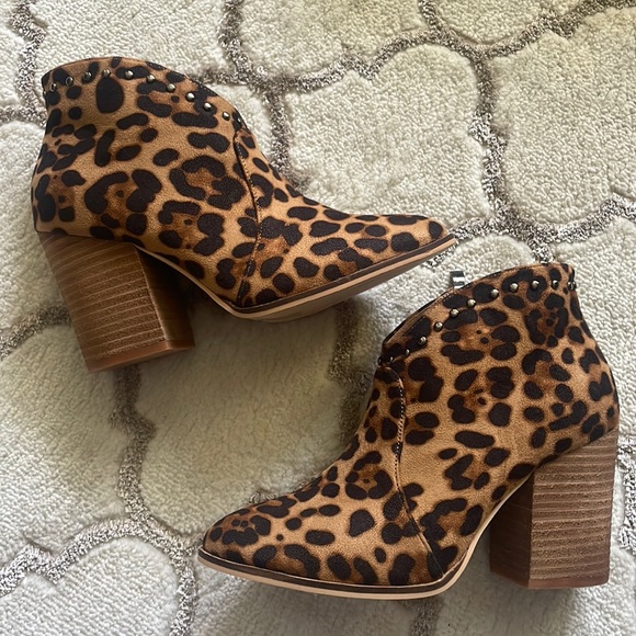 Leopard booties size 6 - Picture 1 of 2